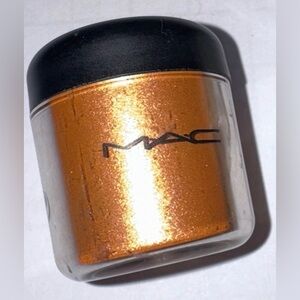 ✨ MAC Shimmering Coral Pigment (DISCONTINUED)